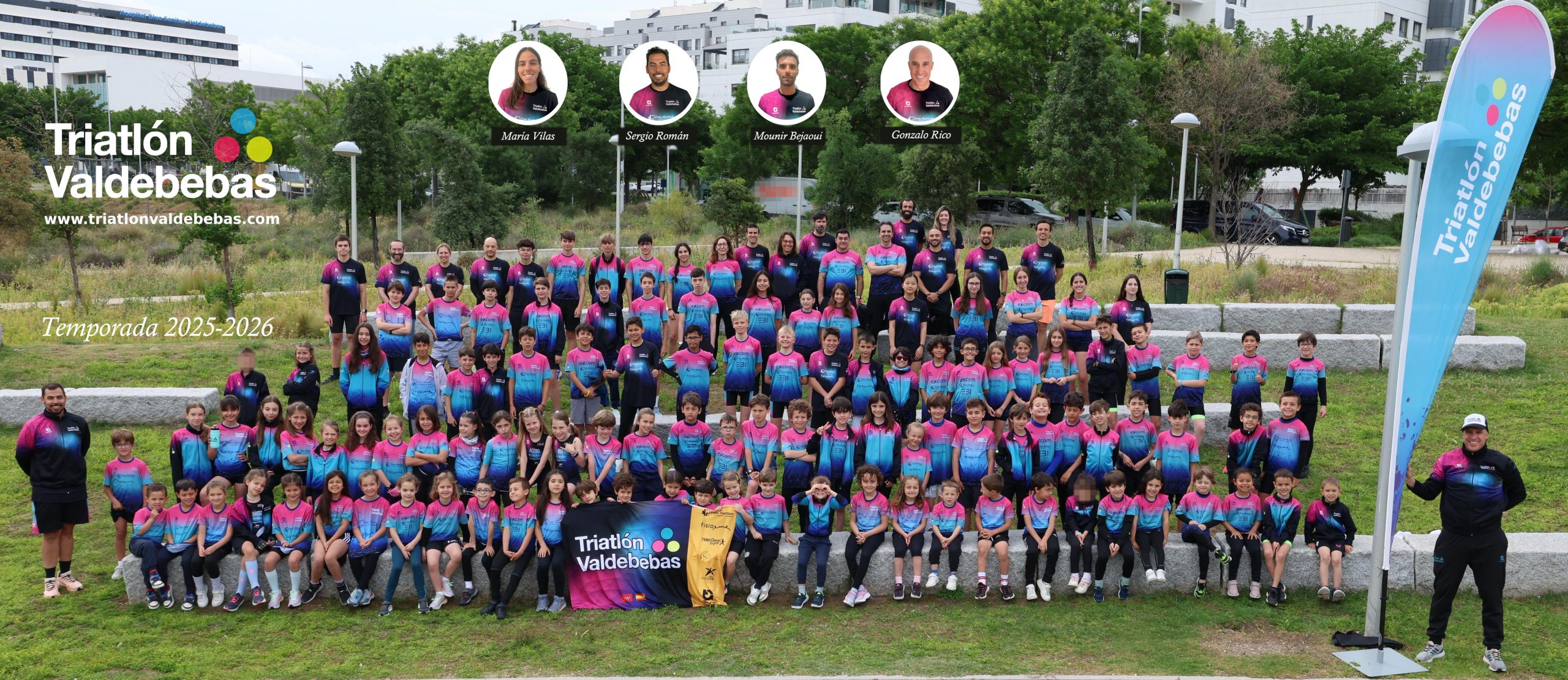 Foto oficial del equipo Triatlón Valdebebas durante la jornada de entrenamiento y convivencia de la temporada 2025-2026 en Madrid.